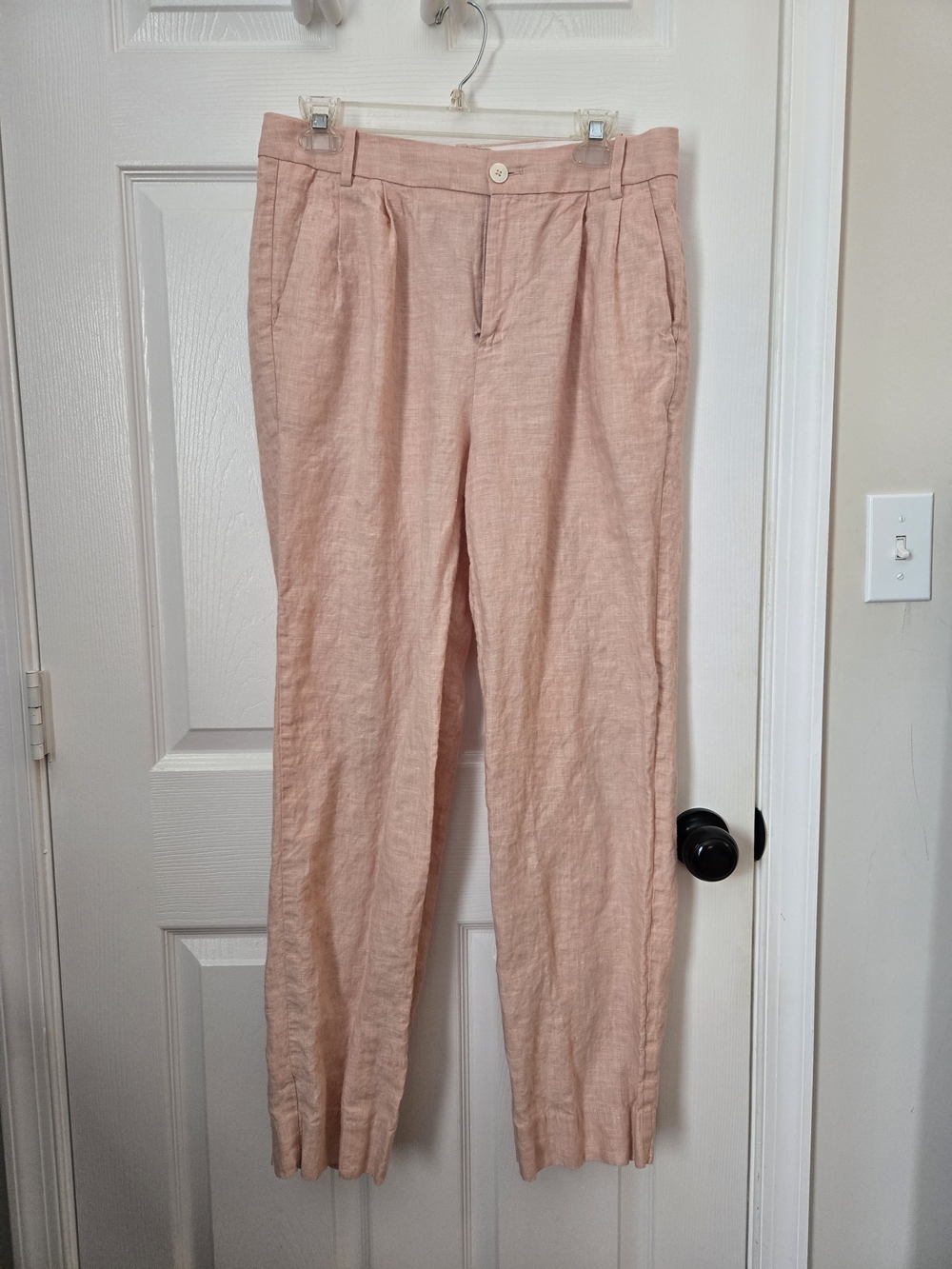 Banana Republic Salmon-colored Linen-Blend Pleated Chinos